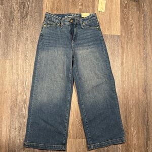 NWT Women's Sz 27/4 universal thread wide leg crop